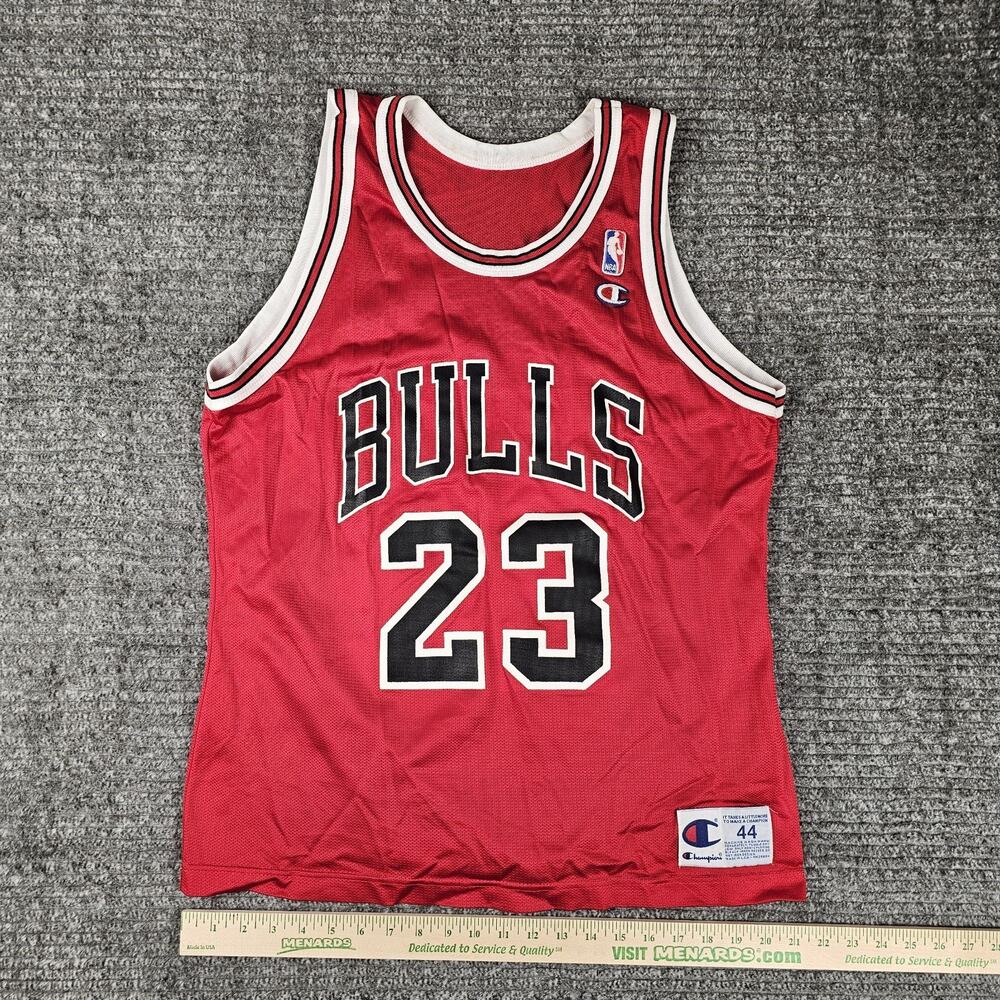 VINTAGE Retro 1990s CHAMPION MICHAEL JORDAN RED JERSEY SIZE 44 Chicago Bulls